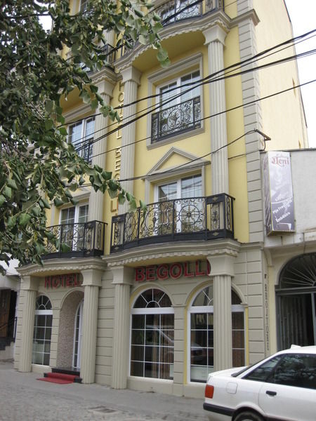 Hotel Begolli Pristina Exterior foto