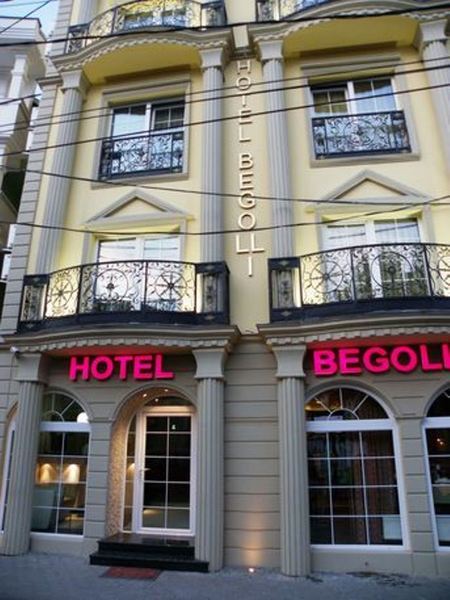Hotel Begolli Pristina Exterior foto