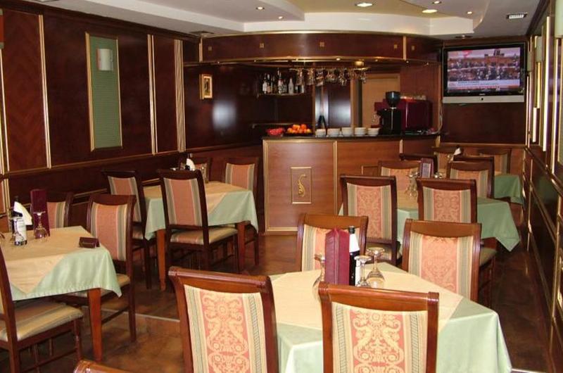Hotel Begolli Pristina Restaurante foto